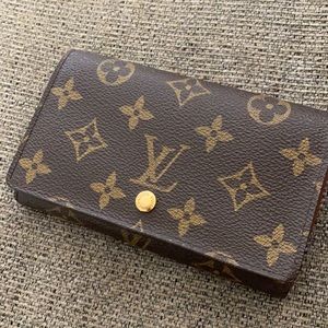 Vintage Louis Vuitton monogram bifold wallet